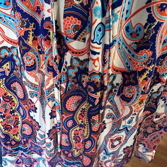 BCBG MaxAzria Bright Paisley Blouse NWT - Picture 4 of 10